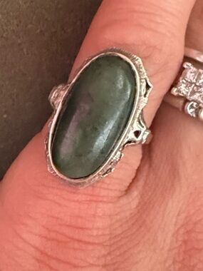 Antique Nephrite Jade Sterling Silver ring 1960s
Sz 6 - 6 1/2 will update